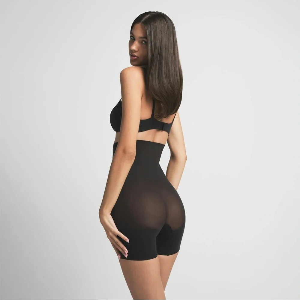 NEW SKIMS Sheer Seamless Mid Thigh Short- Onyx (Size S)